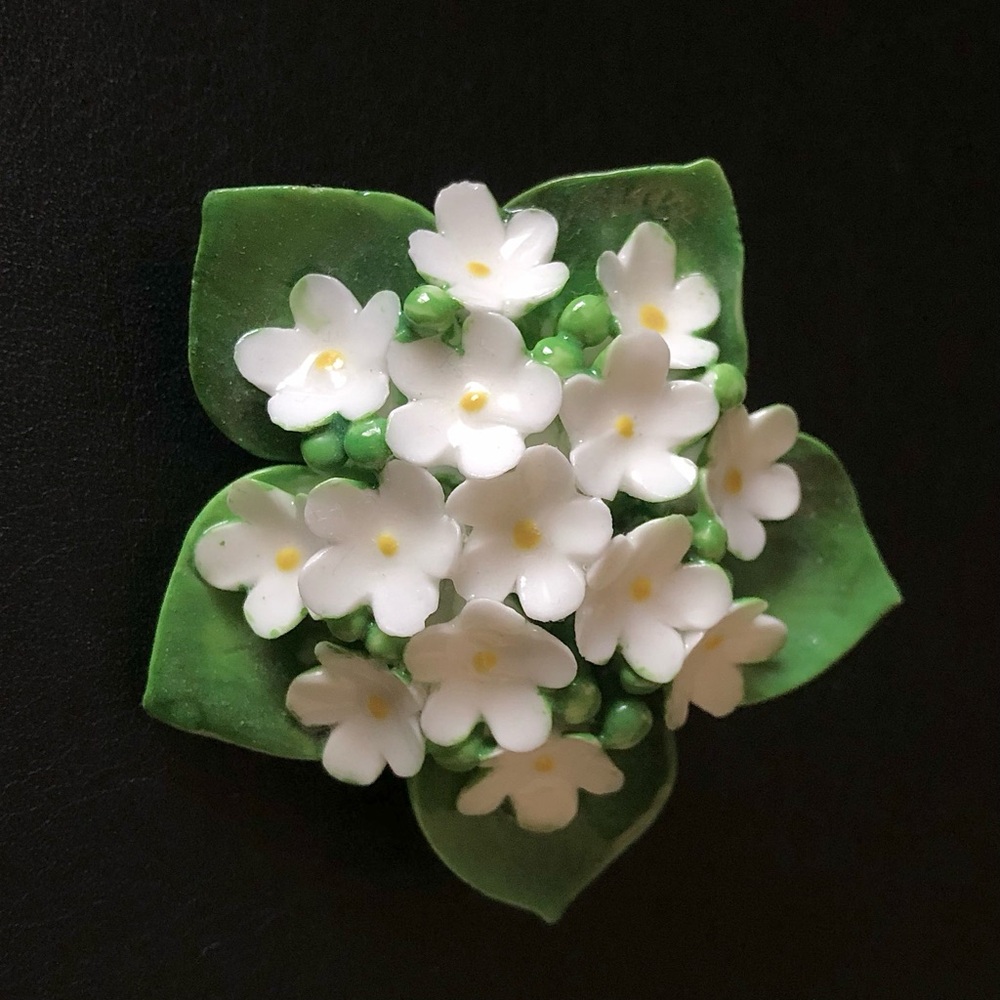 Staffordshire Cara China vintage porcelain flower brooch / pin - Made in England